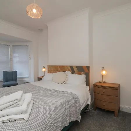 174 High Street * Redcar